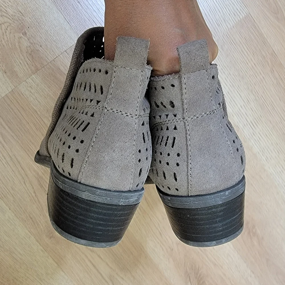 Baretraps Woman’s Georgia Ankle Bootie Taupe Perforated Suede - Picture 5 of 7